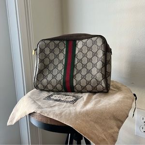 Gucci vintage clutch bag. Authentic GG